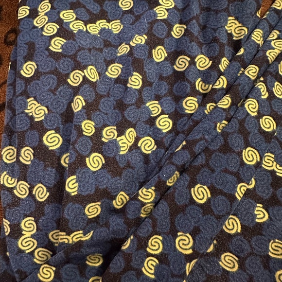 Tall & curvy Lularoe leggings - Picture 2 of 2